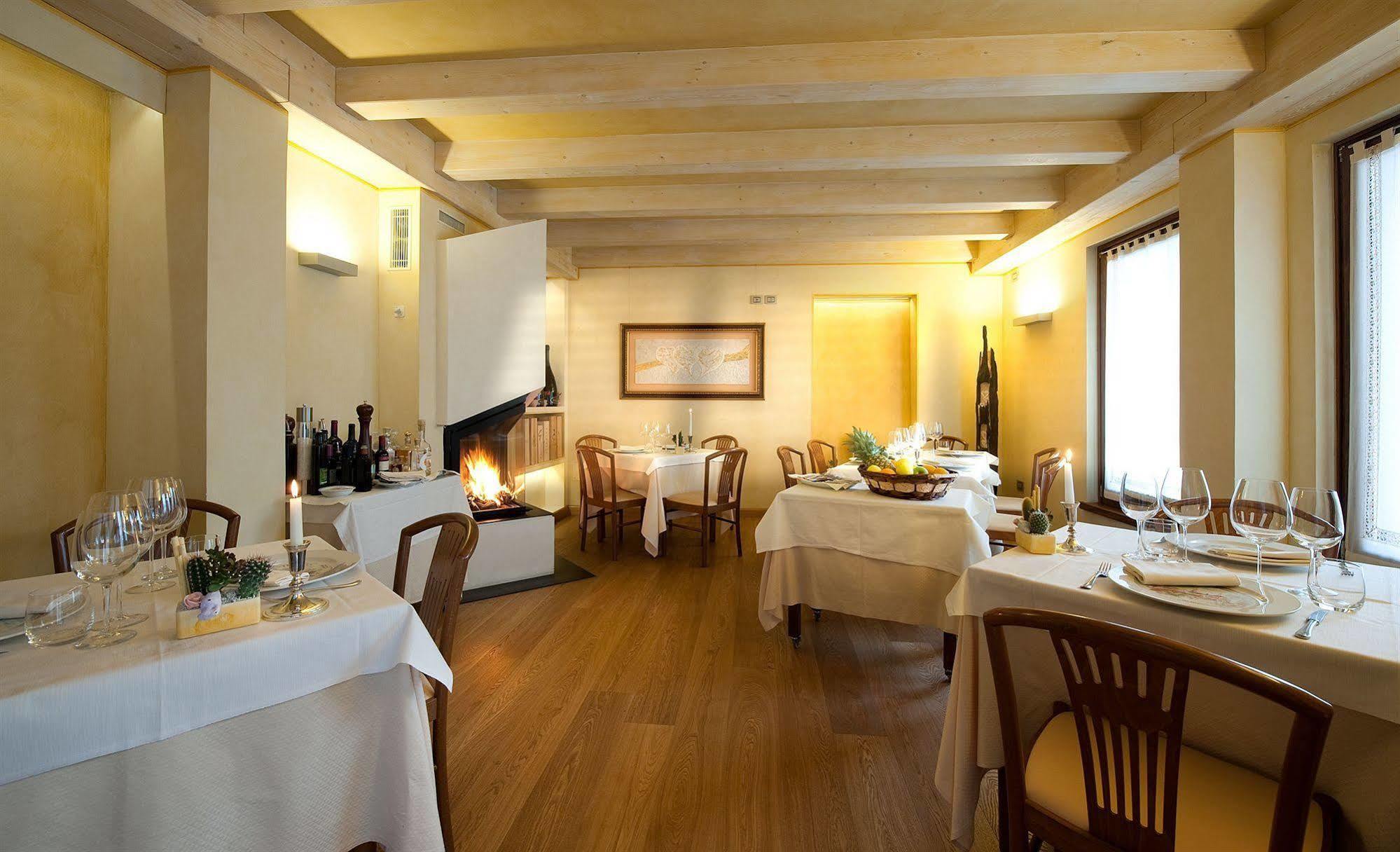 Trattoria Locanda Ai Tre Amici 모르테글리아노 외부 사진